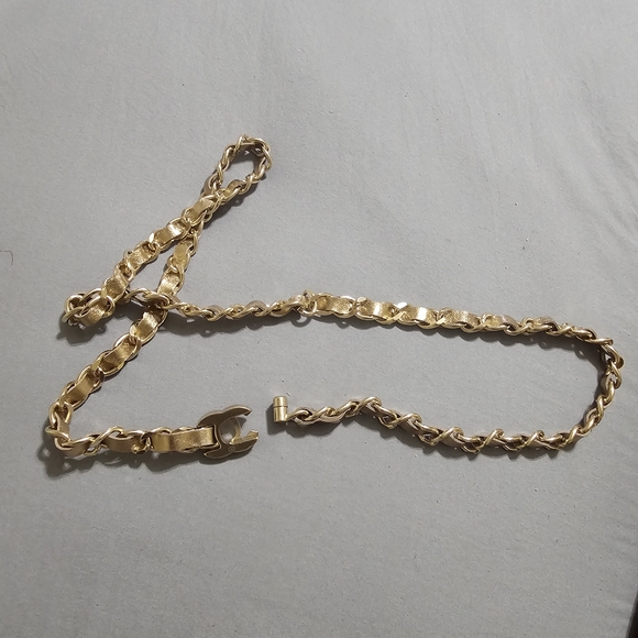 CHANEL Matelassé CC LOGO Trun Lock Chain/Leather Belt Gold - Picture 6 of 12